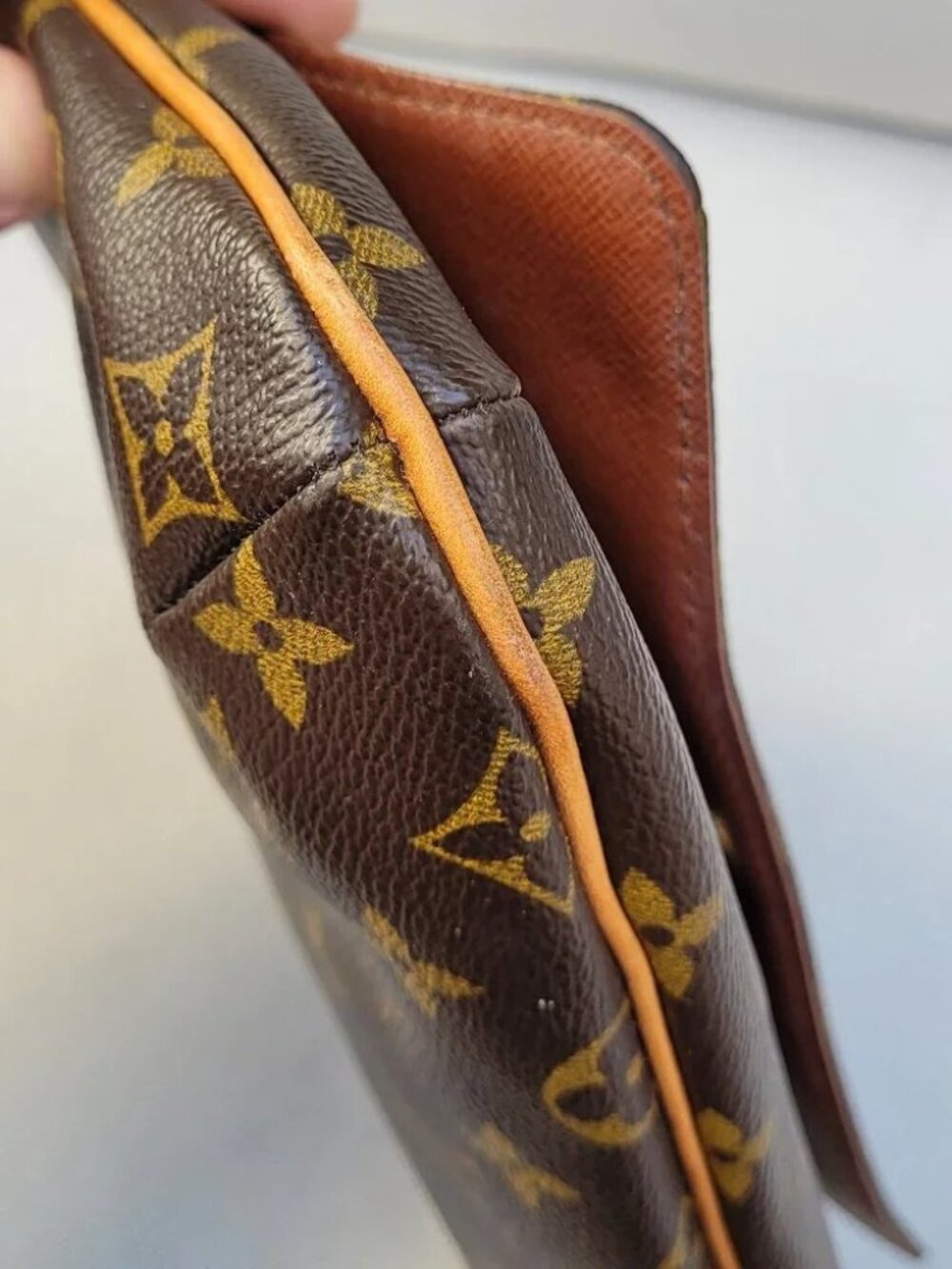 Louis Vuitton Musette Tango Shoulder Bag - Picture 4 of 16